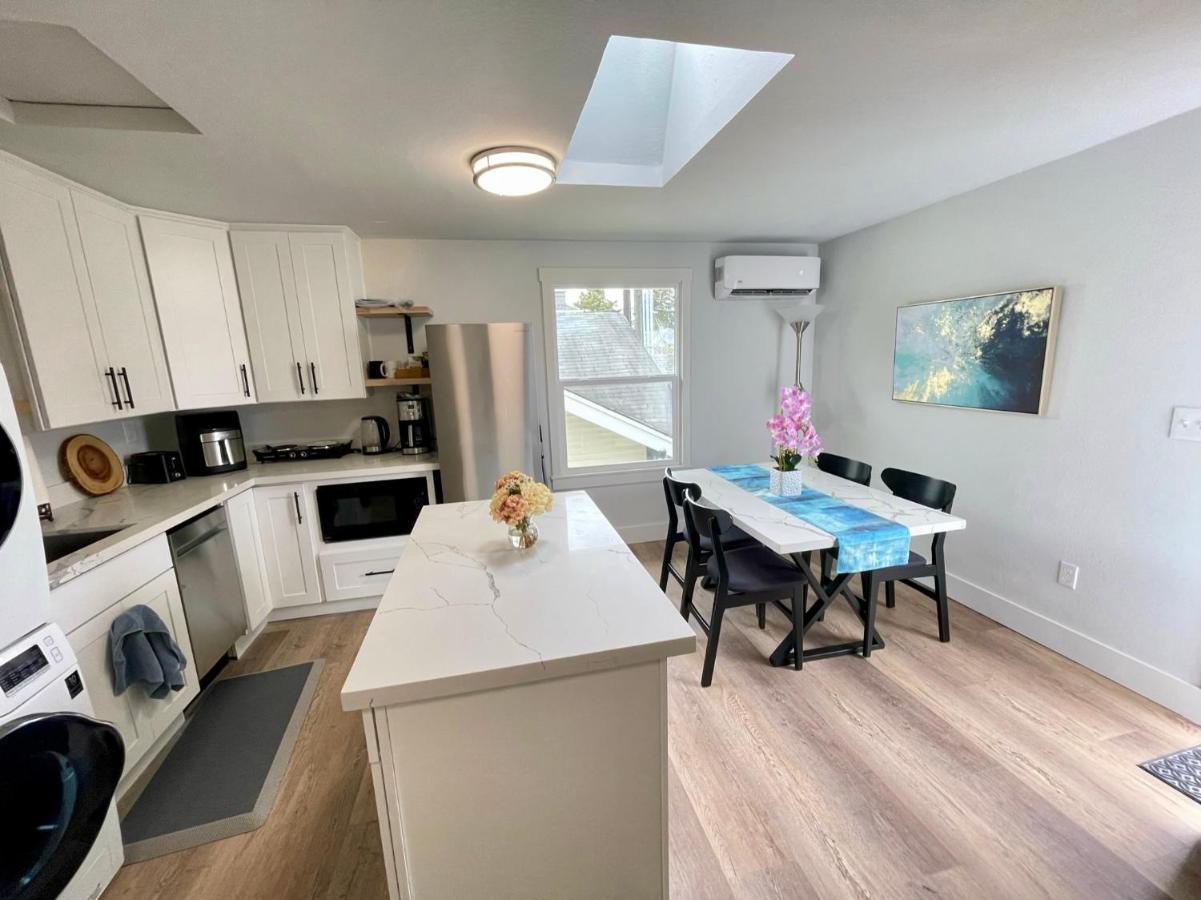 Tacoma 2 Bedrooms 1 Baths Sleep 5 With Compact Kitchen Zewnętrze zdjęcie