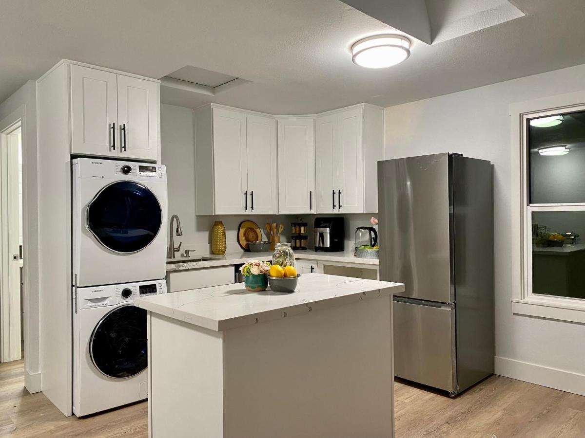 Tacoma 2 Bedrooms 1 Baths Sleep 5 With Compact Kitchen Zewnętrze zdjęcie