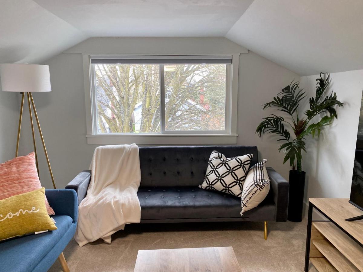 Tacoma 2 Bedrooms 1 Baths Sleep 5 With Compact Kitchen Zewnętrze zdjęcie